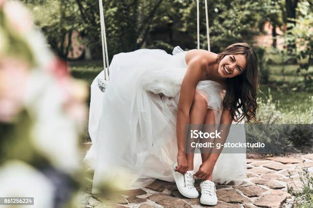 Perfekten Look Stockfoto und mehr Bilder von Braut - Braut, Hochzeit, Sportschuh