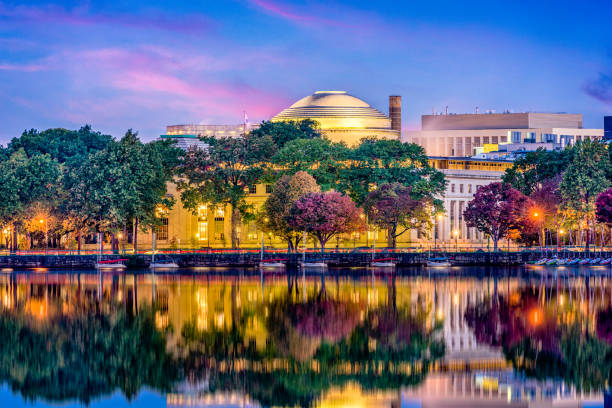 кембридж массачусетс скайлайн - charles river фотографии стоковые фото и изображения