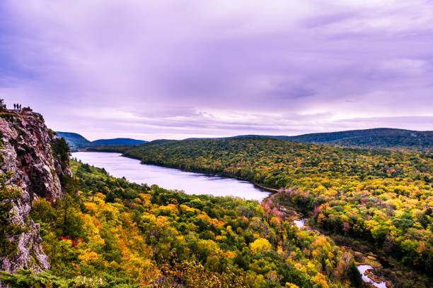 istock Lake of the Clouds 861363550