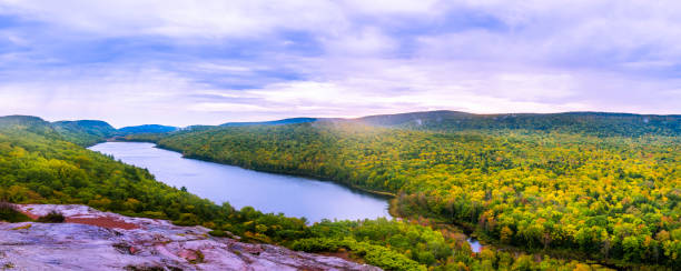 istock Lake of the Clouds 861364716