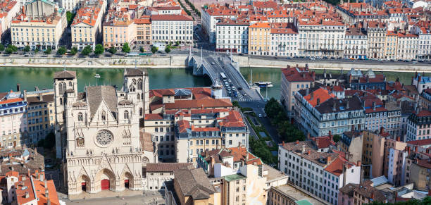 istock Famous view of Lyon with cathedral 861408972