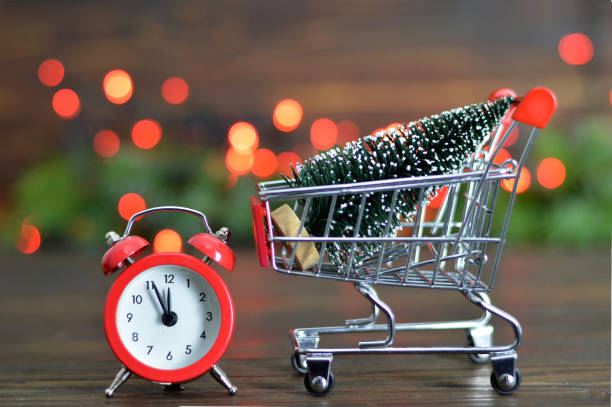 istock Shopping cart with Christmas tree 861415442