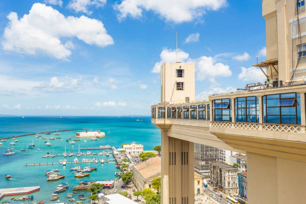 istock Sunny day in Lacerda's Elevator in Salvador, Bahia. 861460944
