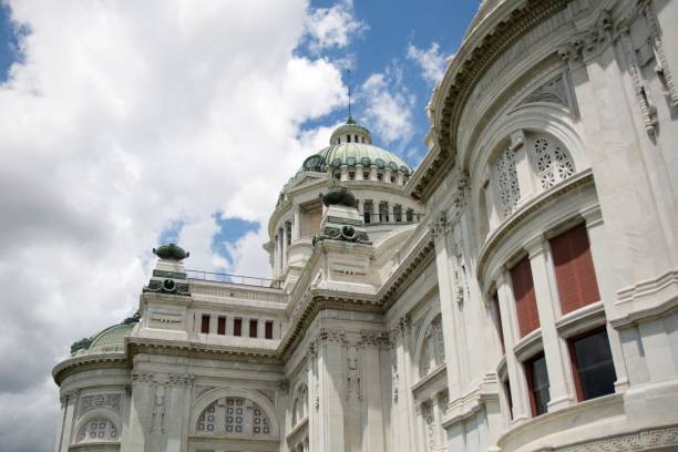 istock Ananta Samakhom Throne Hall at Bright Blue Sky 861508134