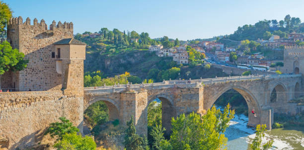 istock Medieval bridge over the river Tagus in Toledo 861539302