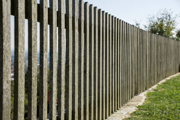 istock Old wooden fence 861586156