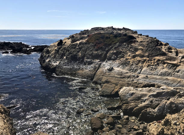 istock Rocky shore of the ocean 861600326