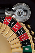 stethoskop-liegt-auf-dem-roulette-rad.jpg?b=1&s=170x170&k=20&c=rHaXhmWEq7rwtmoSi7zLfo1gRTDrUytQtAEsjYAba9I=