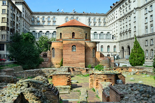 Bulgaria, Sofia, rotunda of Saint George aka Sveti Georgi situated in public courtyard of an office building