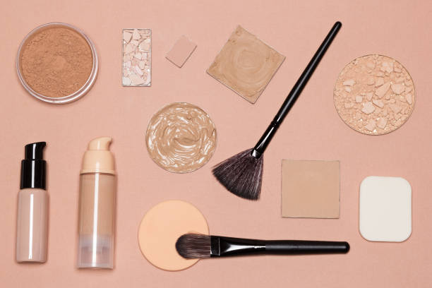 istock Basic makeup products to achieve even skin tone 861671510