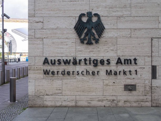 la sede principale del ministero federale degli esteri tedesco a berlino, germania - foreign and commonwealth office foto e immagini stock