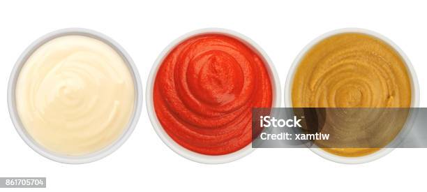 Ketchup Mayonnaise Und Senf Isoliert Auf Weißem Hintergrund Draufsicht Stockfoto und mehr Bilder von Tomatensoße