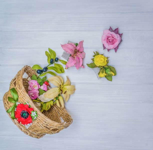 the artificial flowers in a wicker basket - 12042 imagens e fotografias de stock