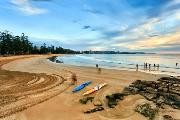 manly sand beach kajaki lay - manly beach sydney australia australia beach zdjęcia i obrazy z banku zdjęć