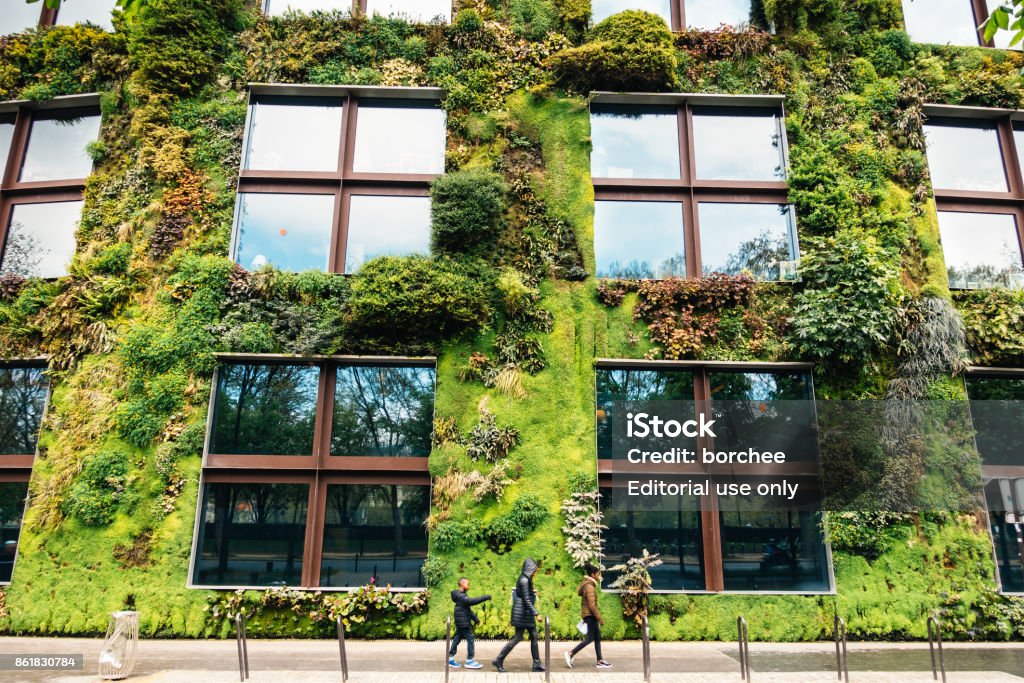 Green Building In Paris - Lizenzfrei Grün Stock-Foto