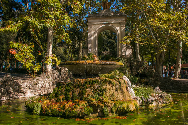 istock Old fountain in the bow square 861833548