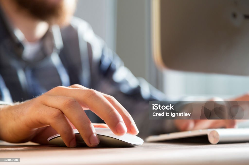 Arbeiten auf dem Tisch - Lizenzfrei Computermaus Stock-Foto