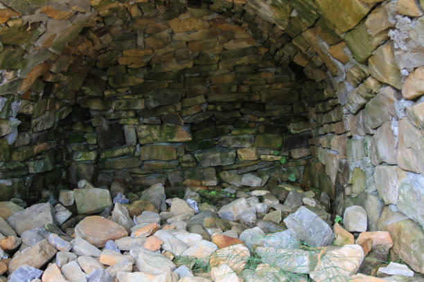 istock Stone alcove and scattering of stones 861866020