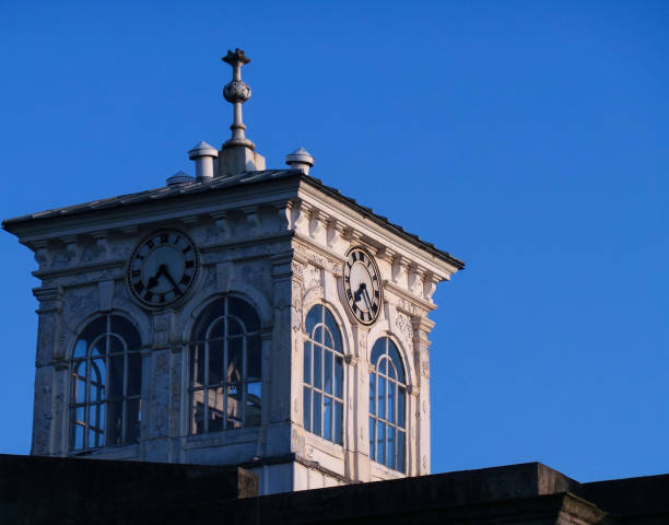 torre do relógio de estação de leitura - berkshire - fotografias e filmes do acervo