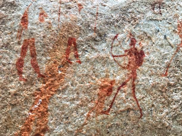 pinturas rupestres de bosquimanos en las montañas de cederberg, sudáfrica - cave painting rock africa bushmen fotografías e imágenes de stock