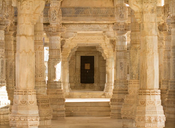 ranakpur-tempel - india palace indian culture indoors stock-fotos und bilder