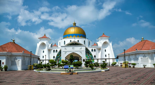 istock Malacca Straits Mosque, Melaka, Malaysia 861943724