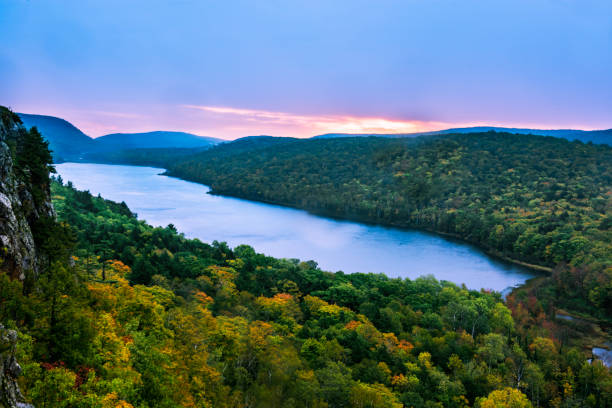 istock Lake of the Clouds 862013986