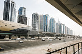 ansicht-der-sheikh-zayed-road-wolkenkratzer-in-dubai-vereinigte-arabische-emirate.jpg?b=1&s=170x170&k=20&c=zsUJPbHS6mh4HR50xYZmbvhyfNRHhcm_NhCzGcc1fxY=