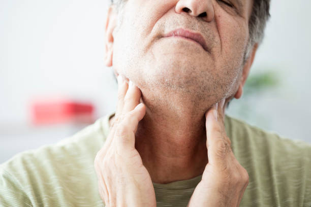 istock Old man feeling painful in the throat 862018320
