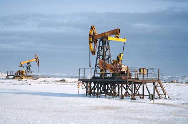 istock Oil rig, snow winter 862068790
