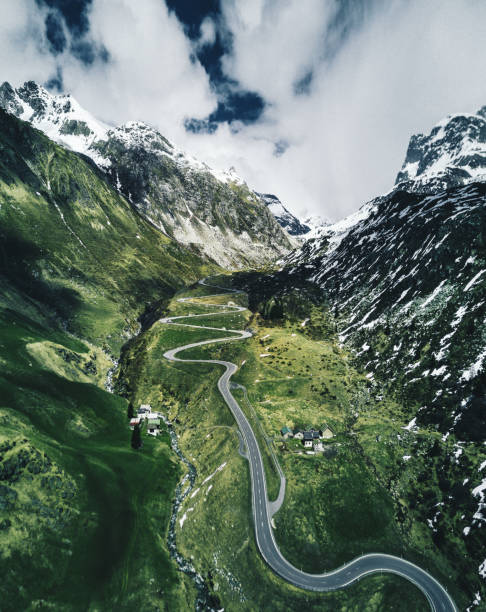 julier는 스위스도로 통과 - switzerland european alps ticino canton scenics 뉴스 사진 이미지