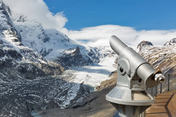 istock Tourist telescope in Grossglockner, High Alps, Austria. 862101612