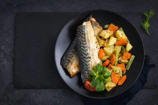 Photo of roasted mackerel and vegetables