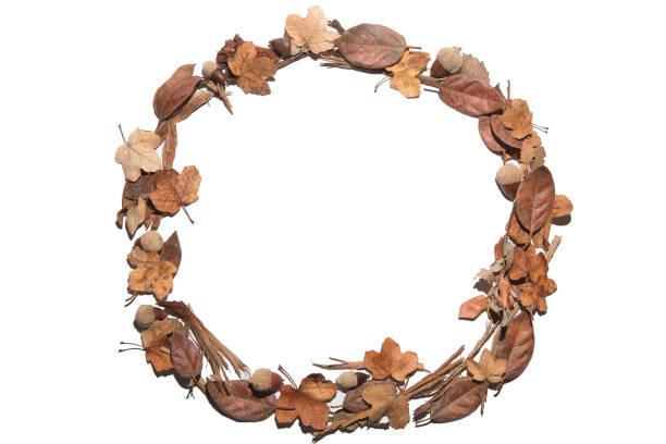 istock Round frame made of autumn leaves 862172016