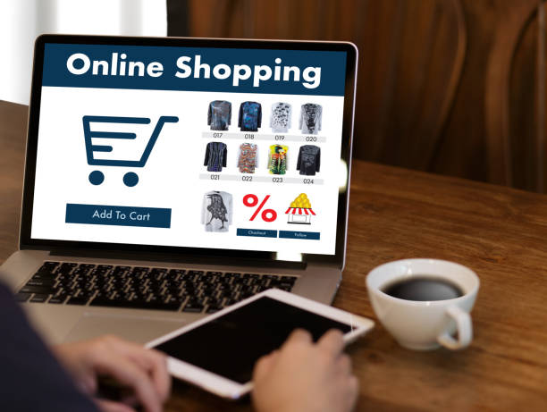 istock Business people use Technology Ecommerce Internet Global Marketing Purchasing Plan and Bank Concept 862176454