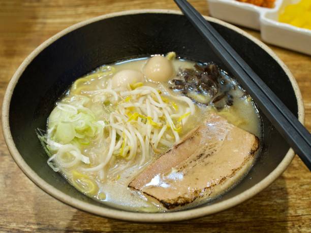 istock Japanese food Shio ramen 862189820