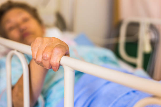 istock Elderly women hospitalized 862202170