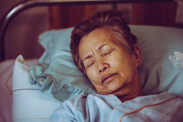 istock Elderly women hospitalized 862202798