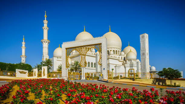 istock Sheikh Zayed Grand Mosque in Abu Dhabi 12 862261714