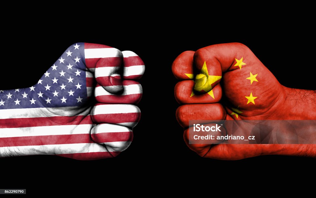 美國與中國-男性拳頭之間的衝突 - 免版稅中國圖庫照片