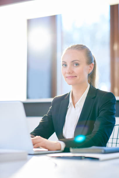 istock Successful female specialist in office 862309426