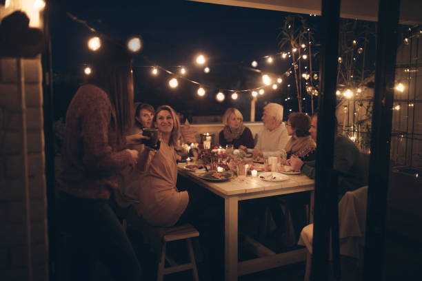 istock Thanksgiving dinner with family 862309508