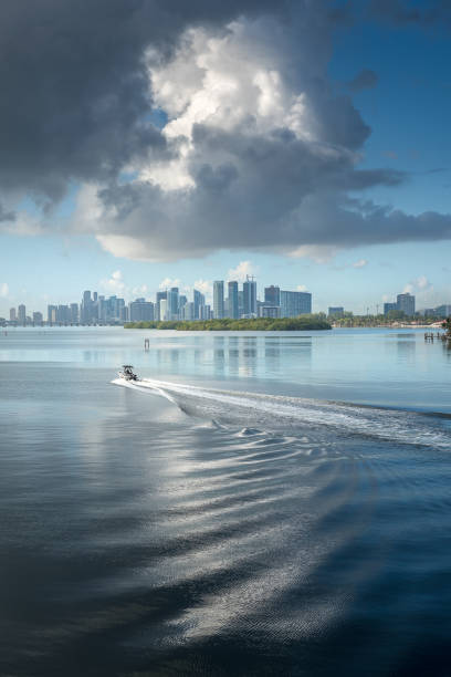 magic miami - florida weather urban scene dramatic sky imagens e fotografias de stock