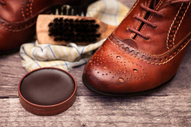 istock Shoes and polish cream 862355944