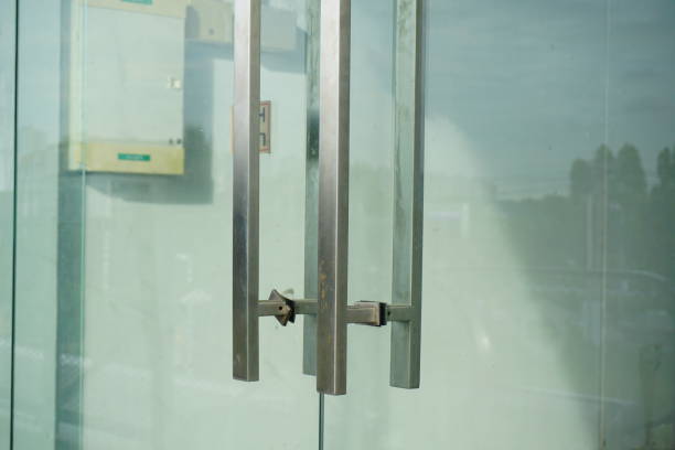 istock Door Handles on a Glass Office Building 862395560