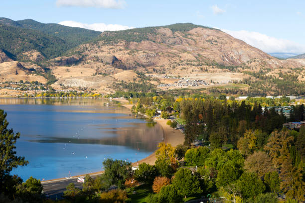 skaha lake penticton okanagan valley - okanagan penticton lake okanagan lake stock-fotos und bilder