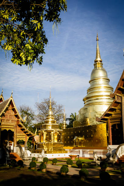 wat phra singh-tempel - wat phra sing stock-fotos und bilder