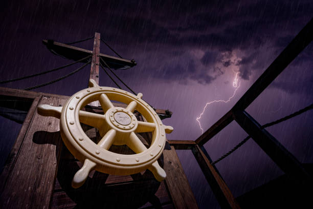 piracka kierownica owiec - ship storm thunderstorm water zdjęcia i obrazy z banku zdjęć