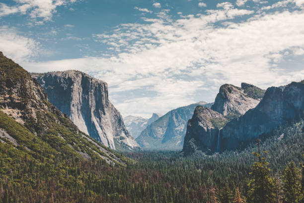 istock Yosemite Valley, Yosemite National Park 862442192