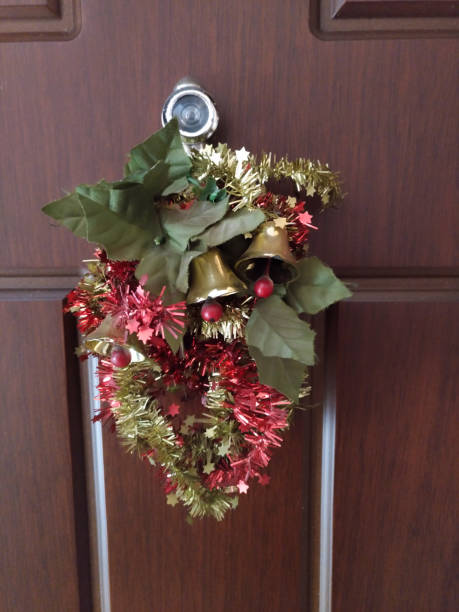 istock Christmas Wreath On Door 862473344